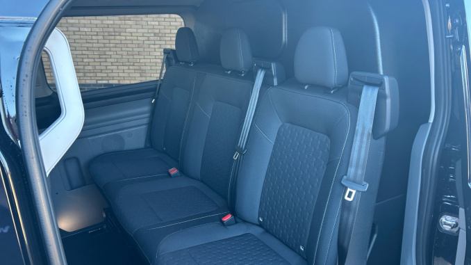 Ford Transit Custom 320 L1 Diesel Fwd 2.0 EcoBlue 150ps H1 Double Cab Van Limited - Image 14